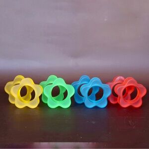 Vintage frosted acrylic daisy flower napkin ring holders in rainbow set of 8